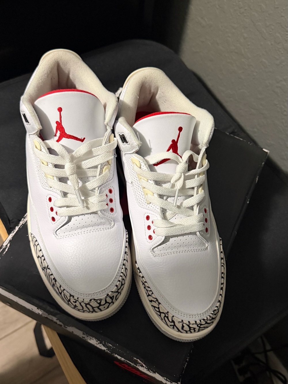Jordan White/Red Men’s Retro Sneakers with Elephant Print